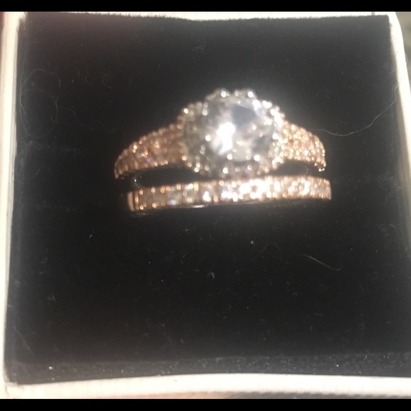 Rose Gold Plated Wedding Ring Set - Picture 6 of 6